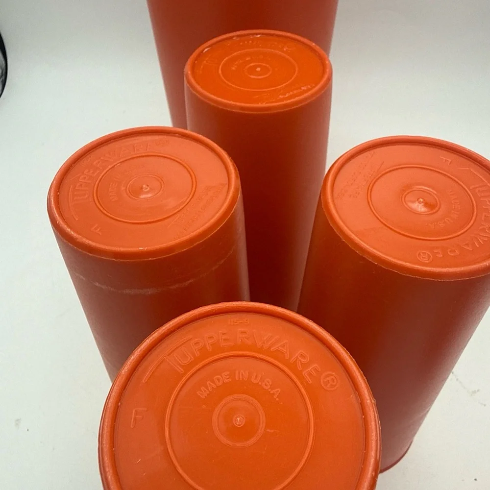 VTG Tupperware Harvest Orange Beverage Container And 5 stackable Tumblers Cups